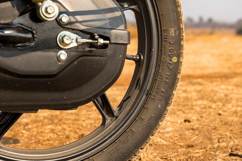 Rear Tyre View of Shine 100 DX