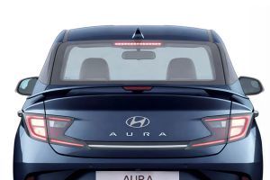 Rear WindShield Image of Aura