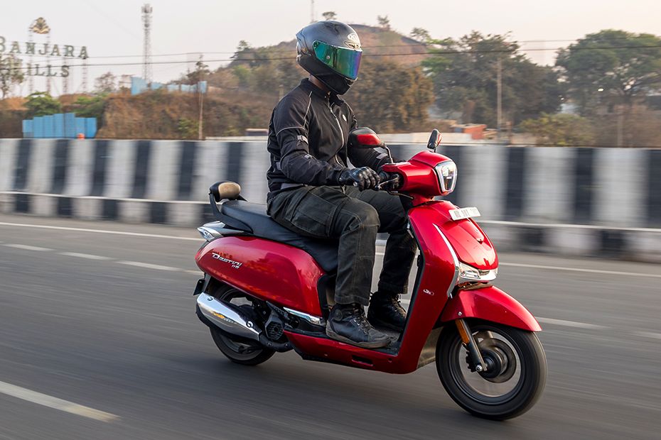 Riding: Front Right 3/4 View of Destini 110