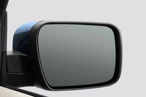 Side mirror rear angle Image of Bolero Neo