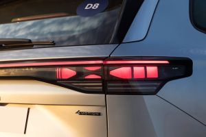 Tail lamp Image of Tayron R-Line