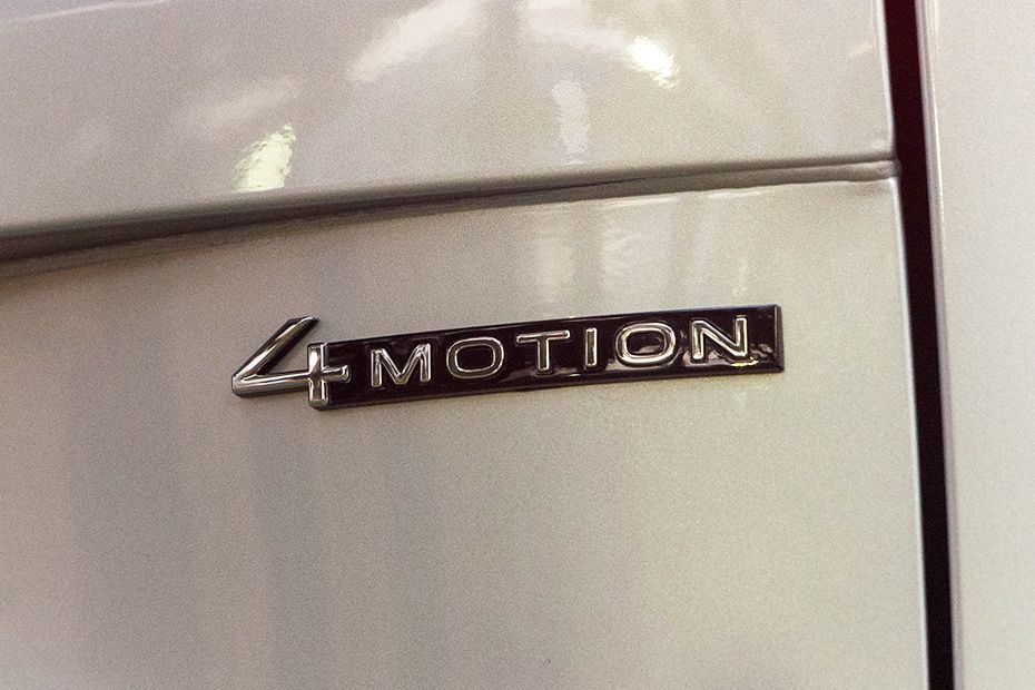 Transmission Badge Image of Tayron R-Line