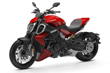 Ducati Diavel V4 Thrilling Black