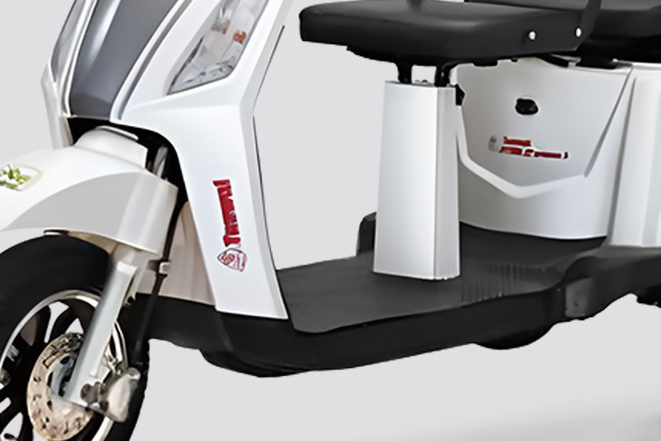 Foot Space View of Strom Advance 2