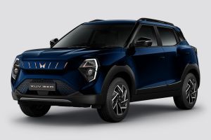 Front 1/4 left Image of XUV 3XO EV