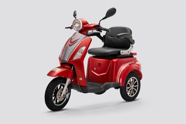 Front Left View of Strom Advance 1