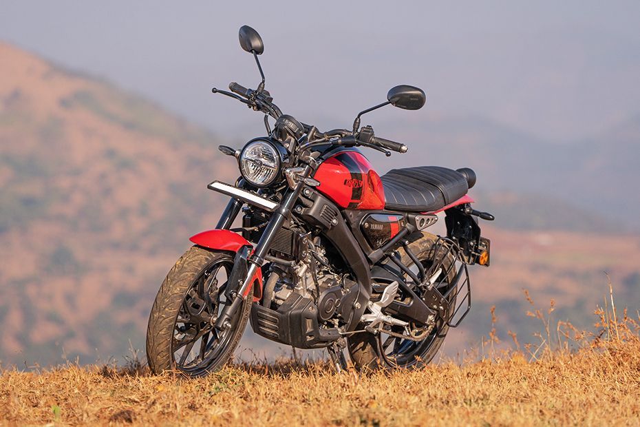 Front Left View of XSR 155