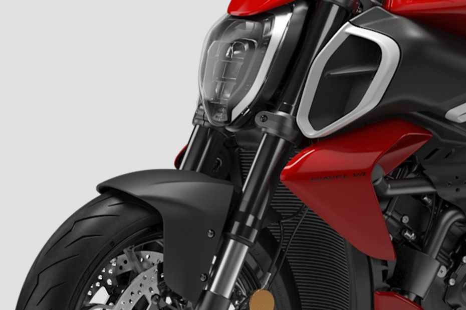 Front Suspension View of Diavel V4