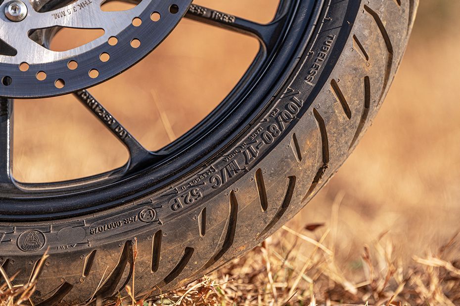 Front Tyre View of XSR 155