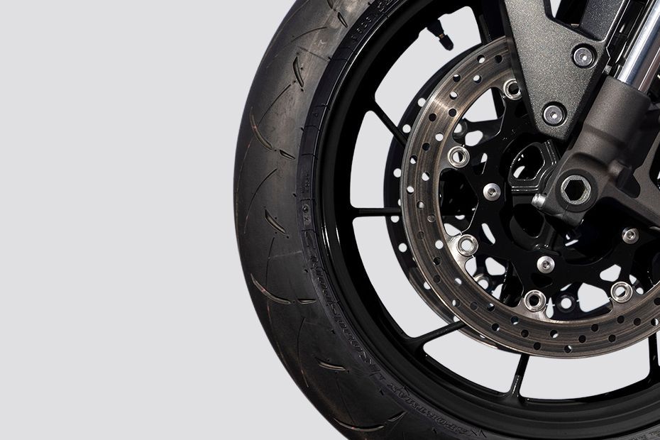 Front Tyre View of GSX-8S