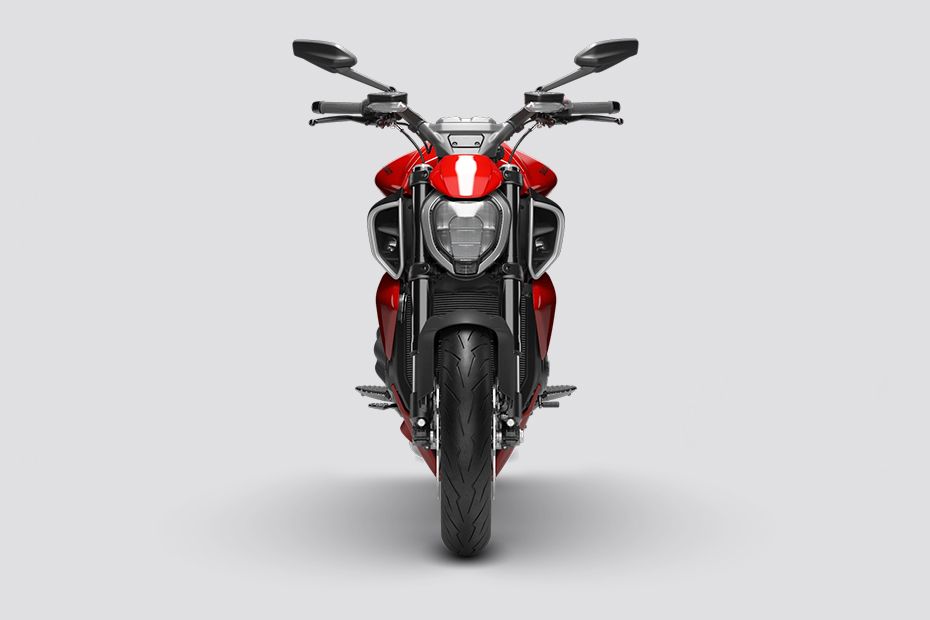 Front View of Diavel V4