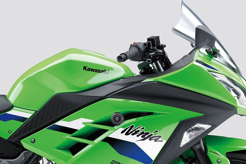 Fuel tank of Ninja 300