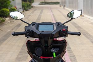 Handle Bar View of One Gen 2