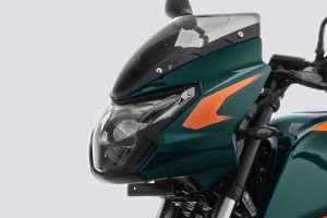 Head Light of Pulsar 150