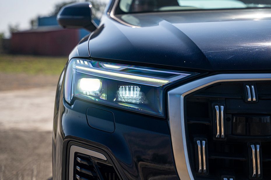 Headlamp Image of Q7