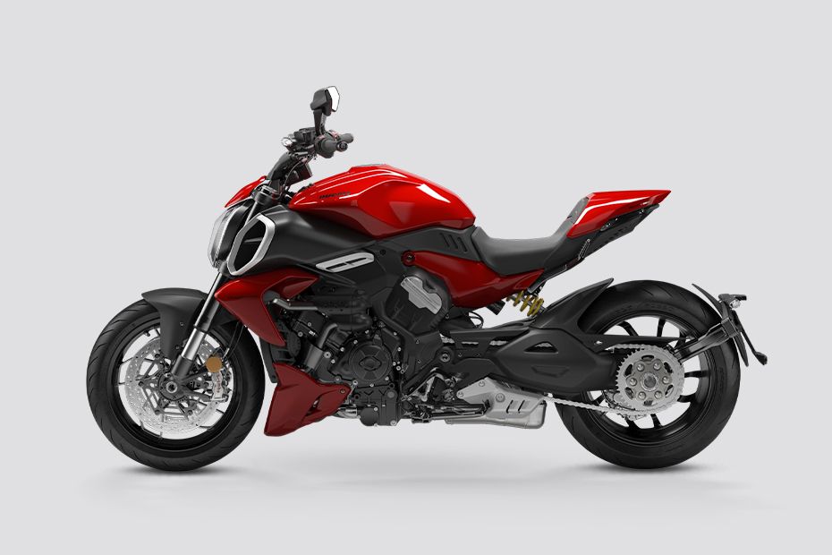 Left Side View of Diavel V4