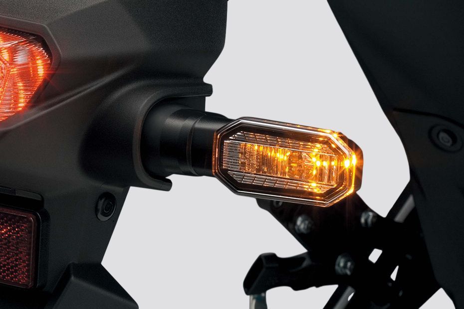 Rear Indicator View of GSX-8S