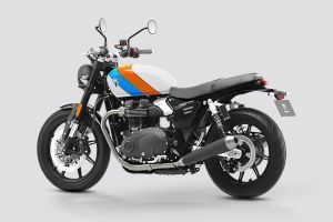 Rear Left View of Speed Twin 900
