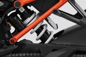 Rear Suspension View of RC 160