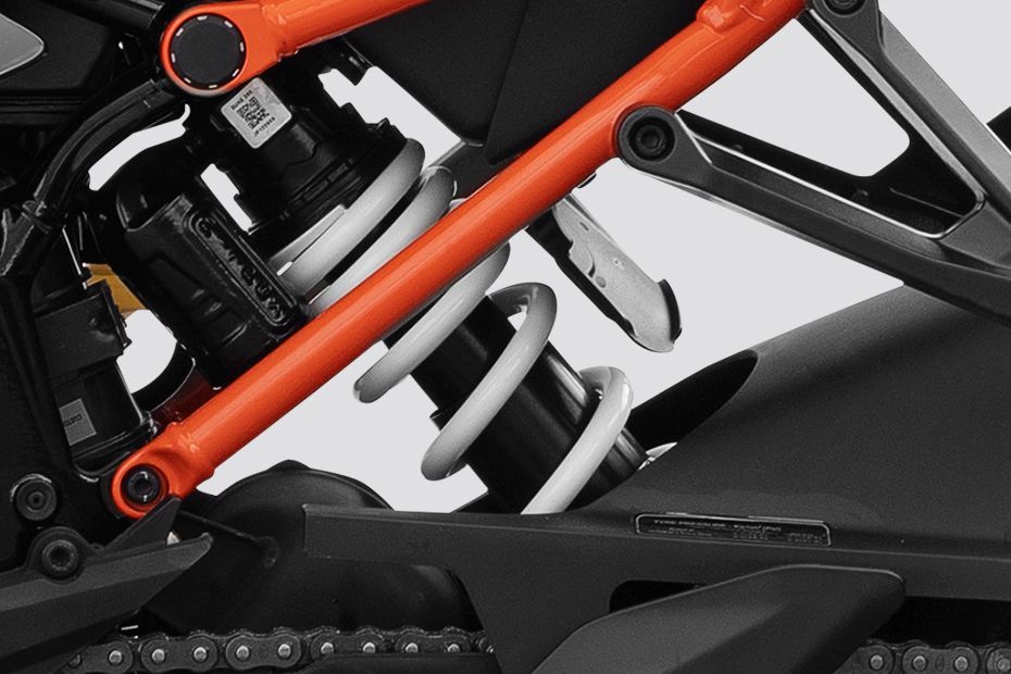 Rear Suspension View of RC 160