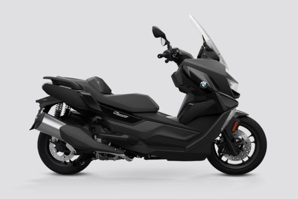 Right Side View of C 400 GT