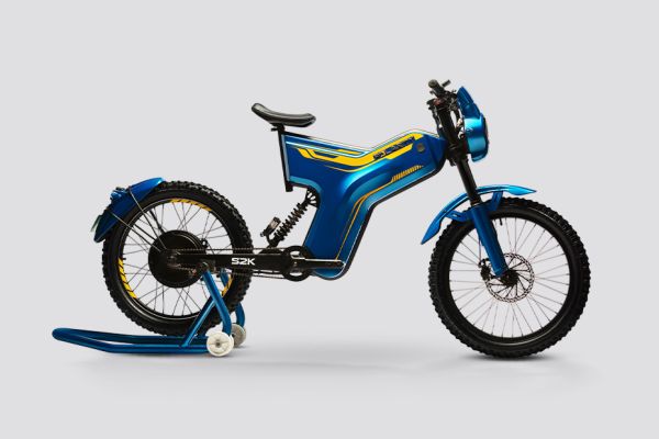 Right Side View of Sport