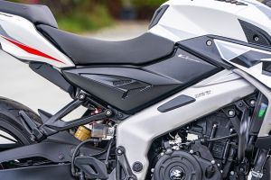 Central Panel of Pulsar NS400Z