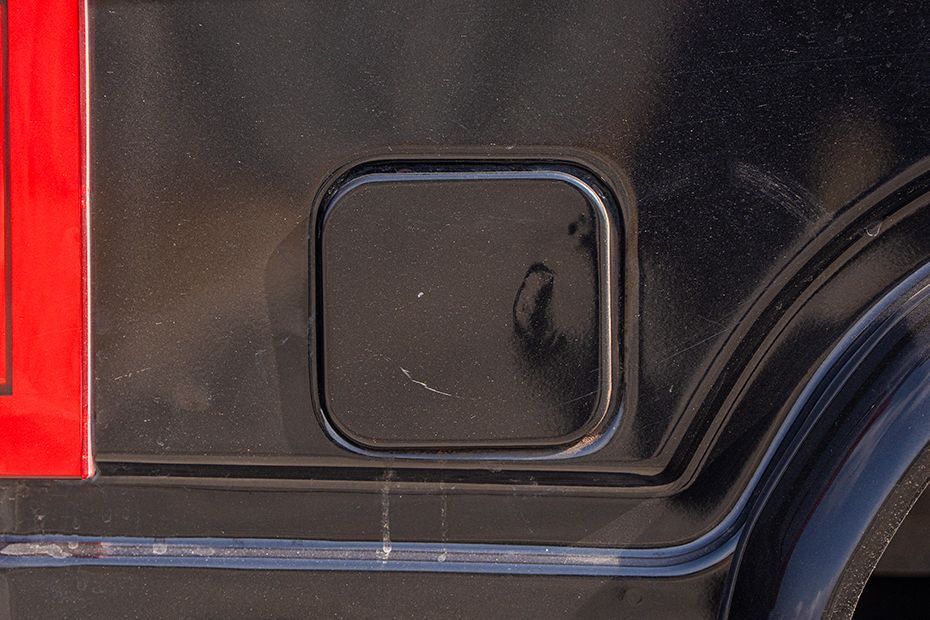 Fuel Lid (Closed) Image of Bolero