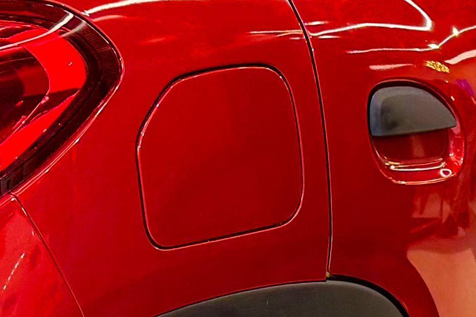 Fuel Lid (Closed) Image of KWID