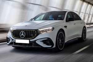 Driving: Front Left Quarter View Image of AMG E 53