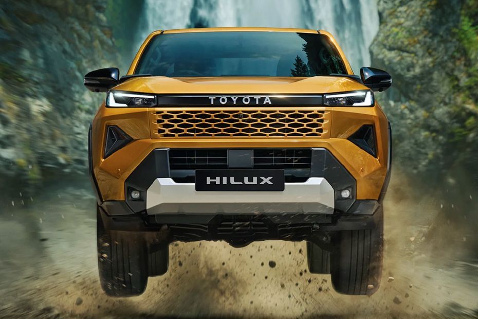 Driving: Front View Image of Hilux
