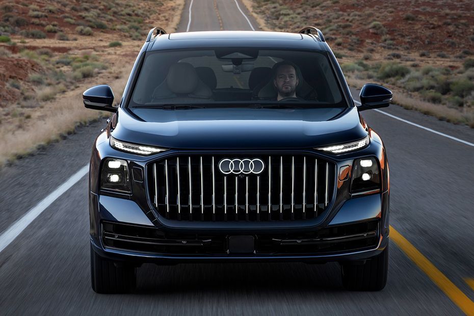 Driving: Front View Image of Q9
