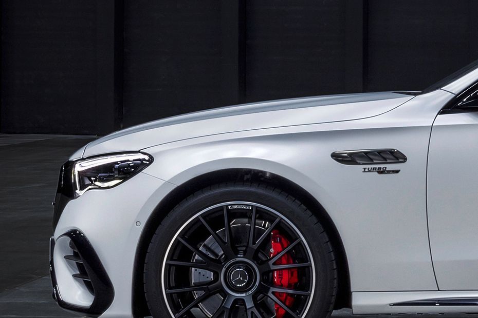 Front Fender Image of AMG E 53