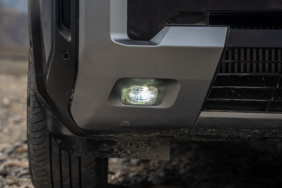 Front Fog Lamp Image of Tekton