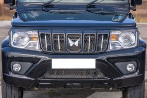 Front Grille Image of Bolero