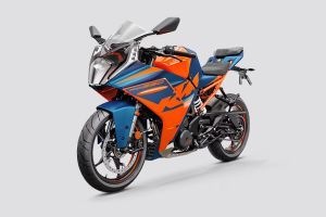 Front Left Quarter View View of RC 390