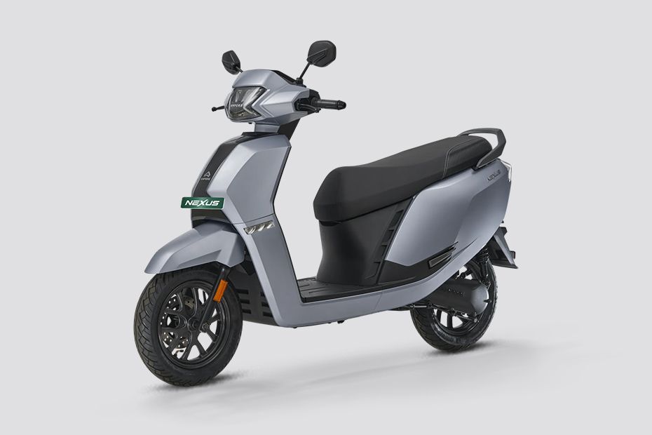 Front Left Quarter View View of Nexus
