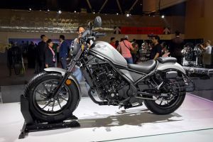 Front Left Quarter View View of Rebel 300