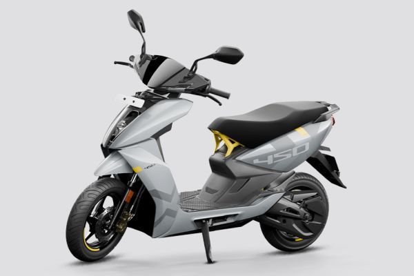 Front Left Quarter View View of 450X