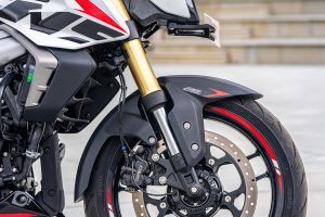 Front Mudguard & Suspension of Pulsar NS400Z