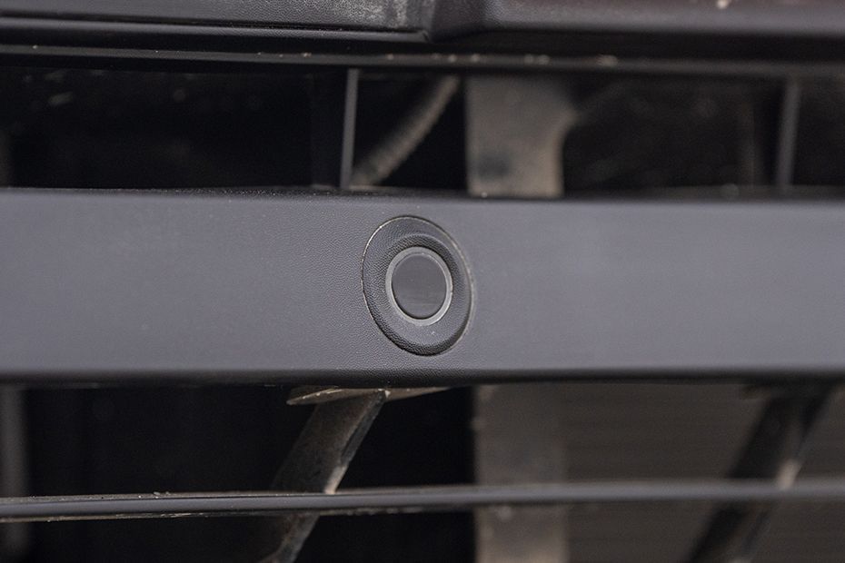 Front Parking Sensors Image of Tekton