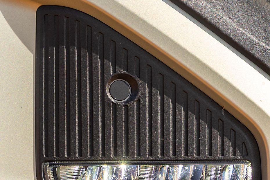 Front Parking Sensors Image of Syros EV