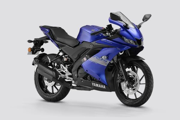 Front Right Quarter View of R15S