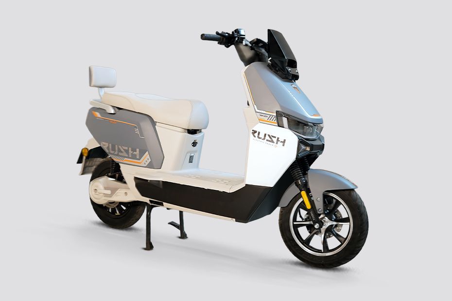 Front Right Quarter View of Rush