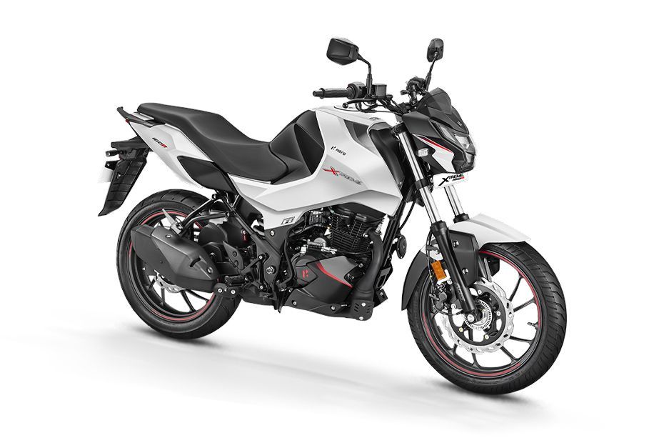 Front Right Quarter View of Xtreme 160R
