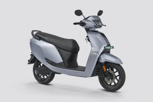 Front Right Quarter View of Nexus