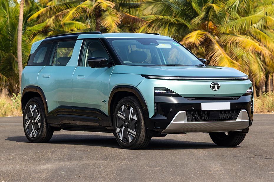 Front Right Quarter View Image of Sierra EV
