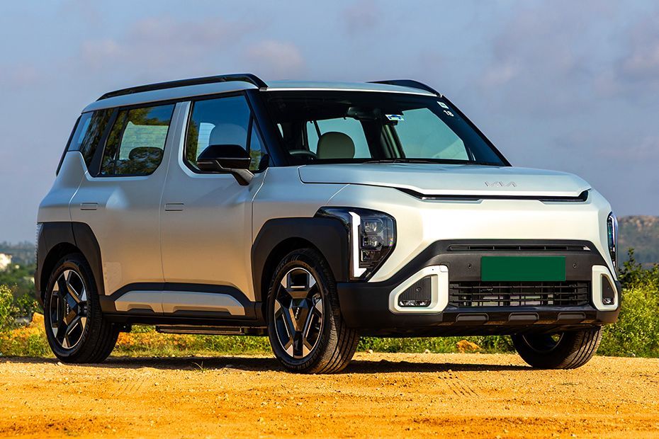 Front Right Quarter View Image of Syros EV