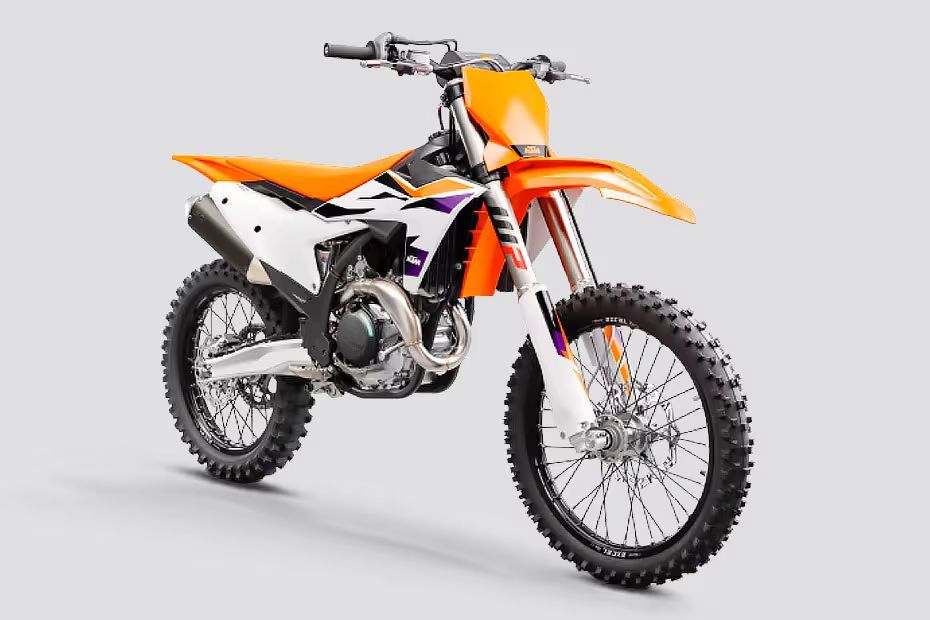 Front Right Quarter View of 450 SX-F