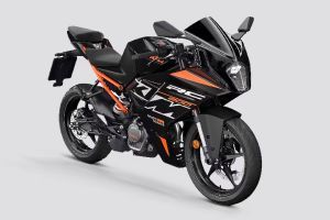 Front Right Quarter View of RC 200